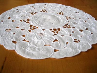 Doily 11" round white flower embroidered lace cutwork 