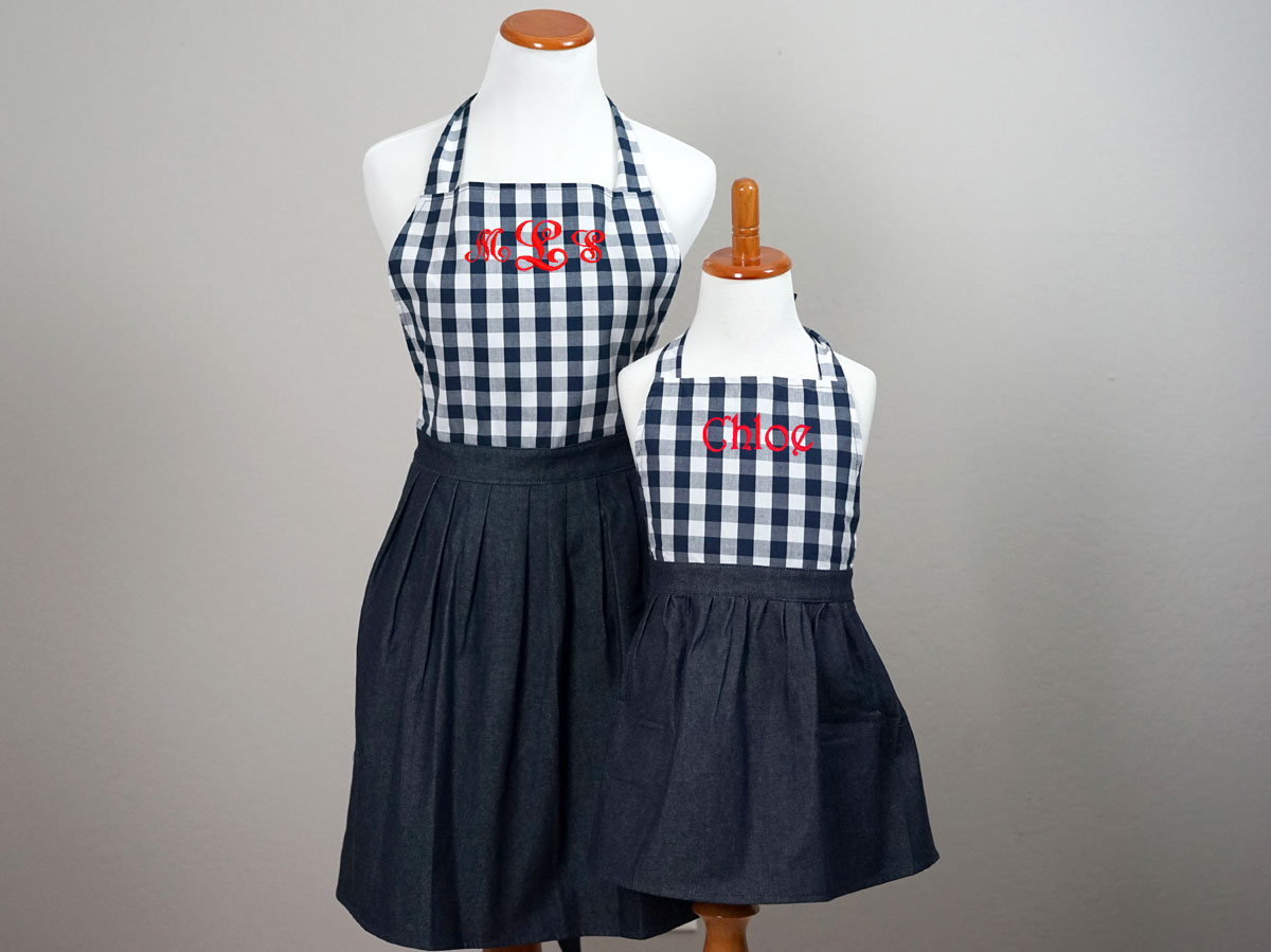 Personalized Mommy and Me Aprons Navy Gingham | Monogrammed Mother Daughter Aprons | Matching Aprons | Mommy Daughter Apron Set