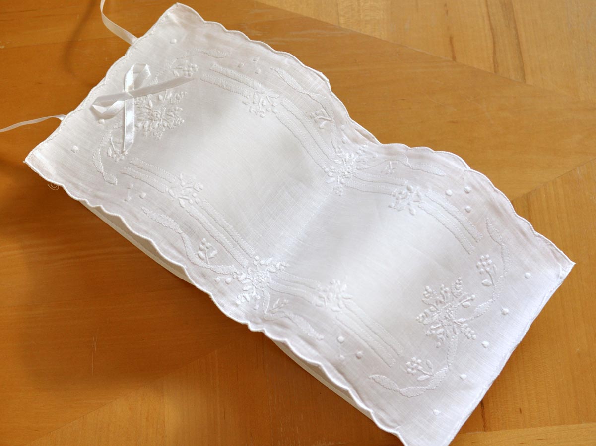 Double Linen Toilet Paper Cover with Embroidered Bouquet