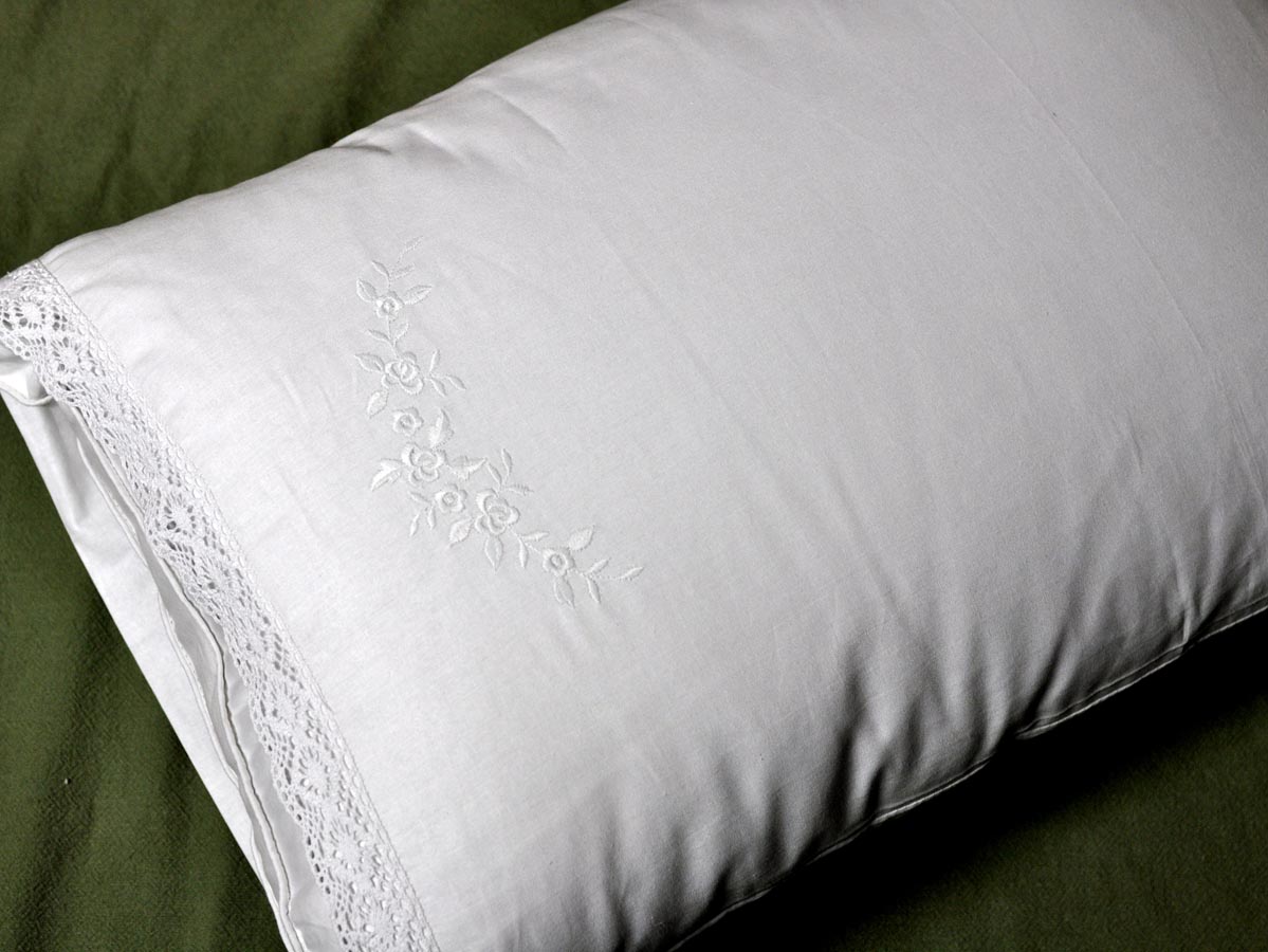 Pair Of Cotton Pillowcases With Roses And Lace Edges