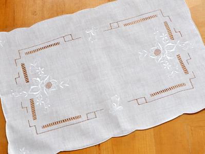 4 Pc Set Leaf and Flower Embroidered Placemats