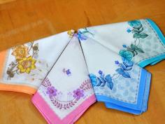 Set of 4 Vintage Inspired Retro Floral Print Hankies