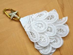 Christmas Tree Ornament Doily