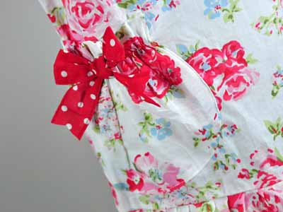 Vintage Inspired Romantic Sweetheart Floral Hostess Apron