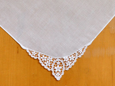 Daisy Pendant German Guipure Lace Ladies Handkerchief