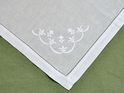 1 Dozen White Linen Dinner Napkins with Fleur De Lis