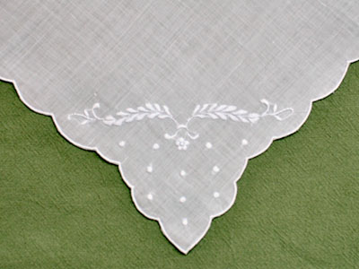 1 Dozen White Linen Dinner Napkins With Daisy Feathers