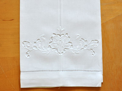 Set of 4 Linen Hand Towels with Buttercup Cutwork Lace