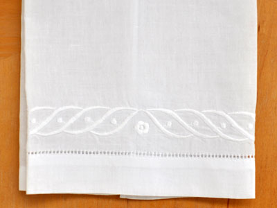 Set of 4 Linen Guest Towels with a Wave Design
