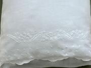 Pair of Cotton Pillowcases with Daisy Feathers