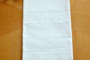 Set of 2 Linen Bath Towels with a Floral Vine Design