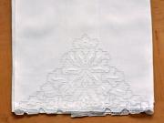 Set of 2 Linen Guest Bath Towels with a Floral Pinwheel Design