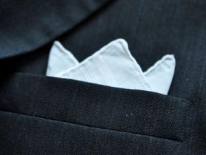 hankieFoldCrown