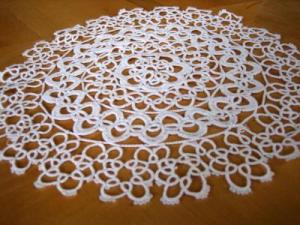 White Tatting Lace Round Doily 10"