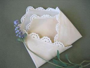 1 Dozen Ecru Scalloped Crochet Lace Dinner Napkins