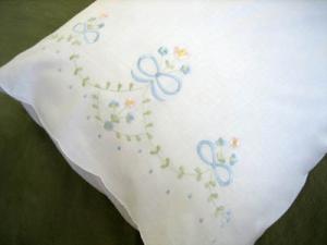 Pair of Cotton Pillowcases with Ribbon and Flower Embroidery