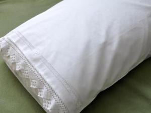 Pair of Linen Pillowcases with a Daisy and Triangle Lace Edges