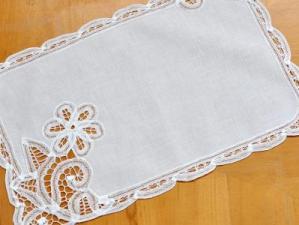 4 Pc Set Floral Battenburg Lace Placemats