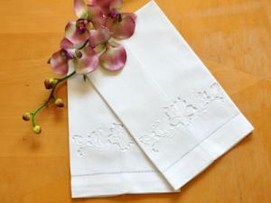 Set of 4 Linen Hand Towels with Buttercup Cutwork Lace