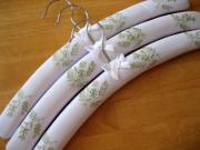 Set of 3 Padded Hangers with Embroidered Leaves