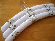 Set of 3 Padded Hangers with Embroidered White Daisies