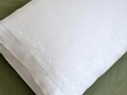 Pair of Cotton Pillowcases with A Daisy Chain Design