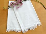 Set of 2 Linen Bath Towels with Flowers and Tatting Lace
