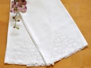 Set of 2 Linen Guest Bath Towels with a Floral Pinwheel Design
