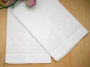 Set of 4 Linen Hand Towels with a Fleur De Lis Design