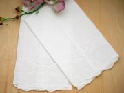 Set of 4 Linen Guest Towels with a Daisy Feather Design