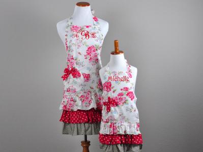 Mother and Daughter Vintage Inspired Sweetheart Apron Set