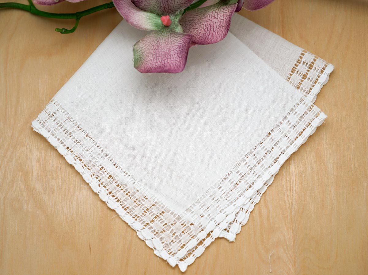 Set of 3 White Circle Band Border Handkerchiefs