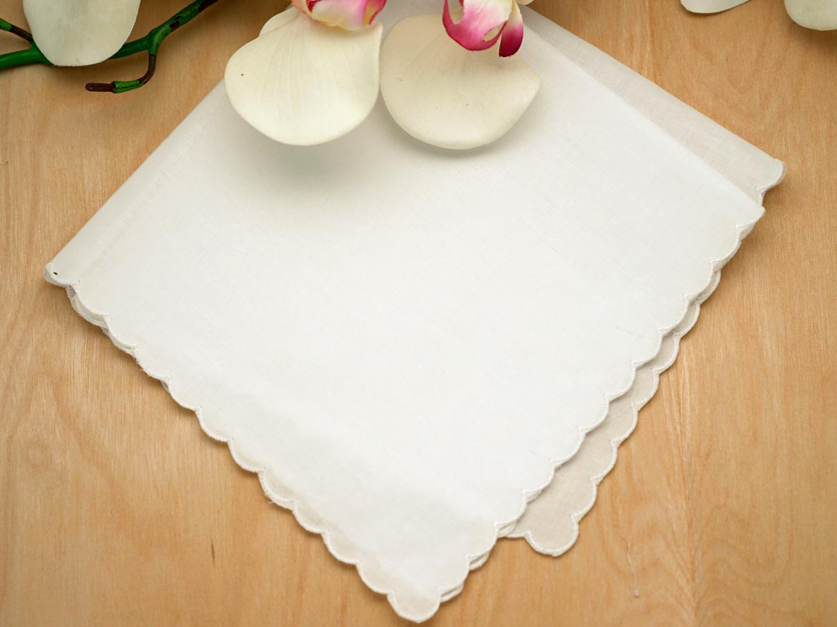 Set of 3 Ivory Scallop Edge Ladies Handkerchiefs