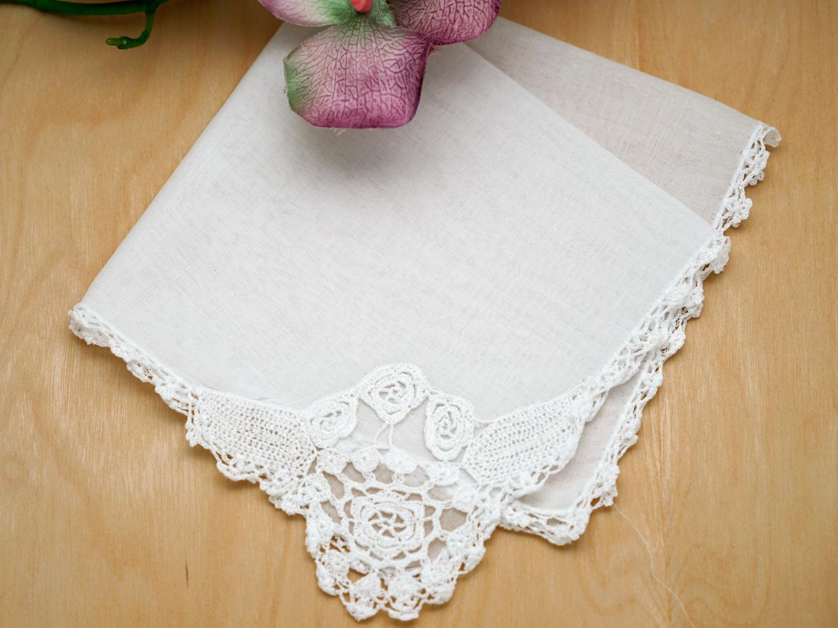 Set of 3 Rounded Floral Crochet Lace Corner Wedding Handkerchief