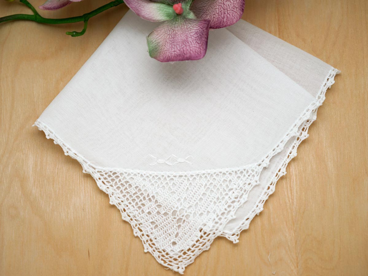 Set of 3 Crochet Lace Daisy Corner Handkerchiefs