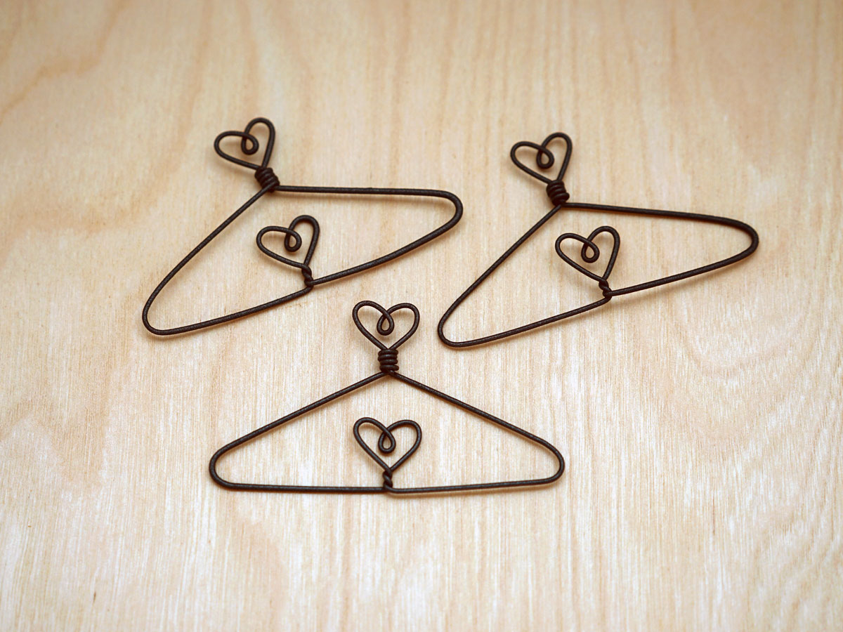 Set of 3 Miniature Heart Wire Hangers