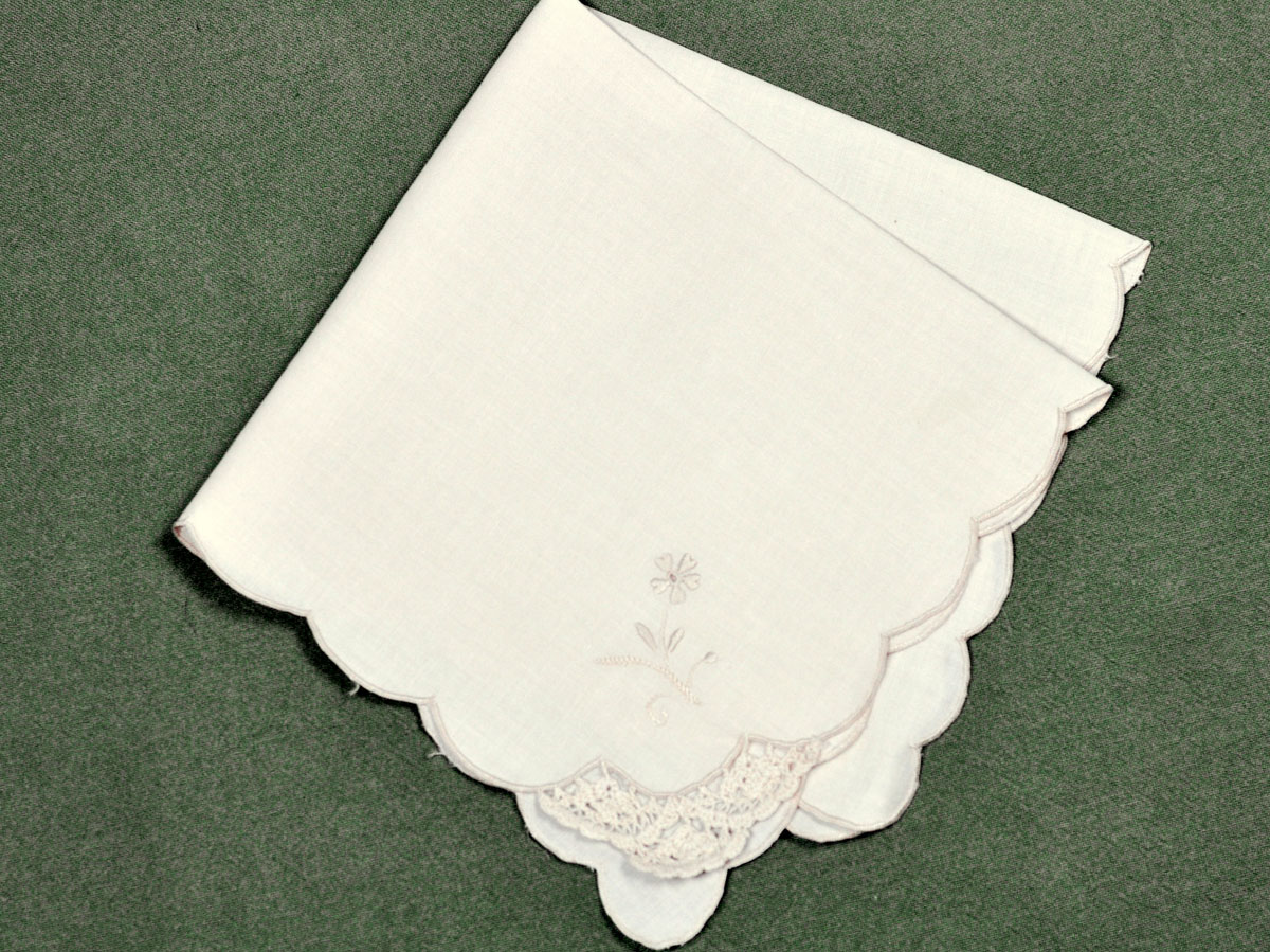1 Dozen Ecru Dinner Napkins with Crochet Lace Corner