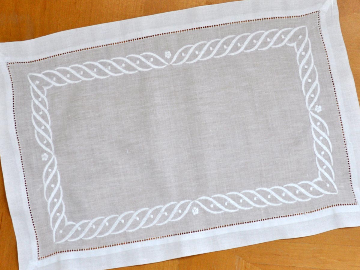 4 Pc Set White Hemstitched Linen Placemats With Wave Design