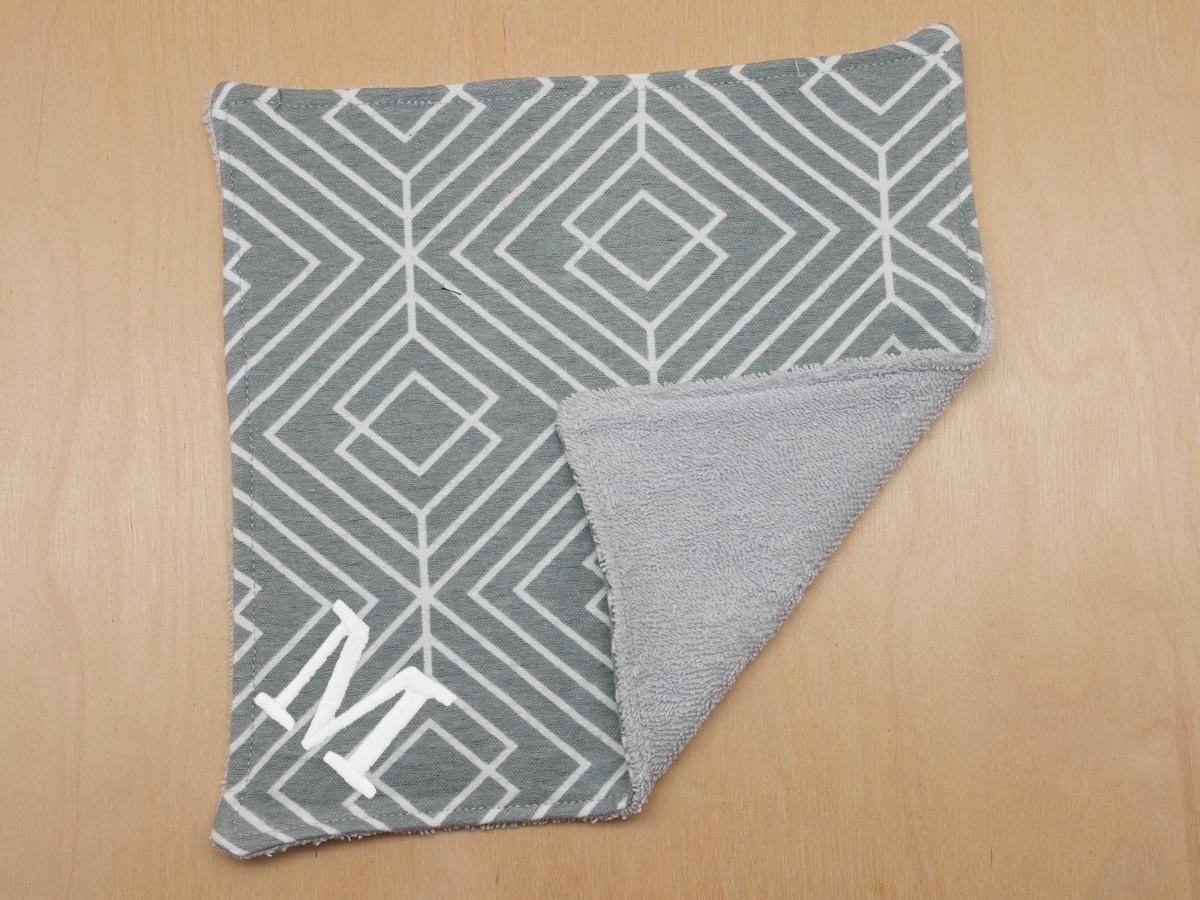 Modern Lines Kitchen and Dish Towel