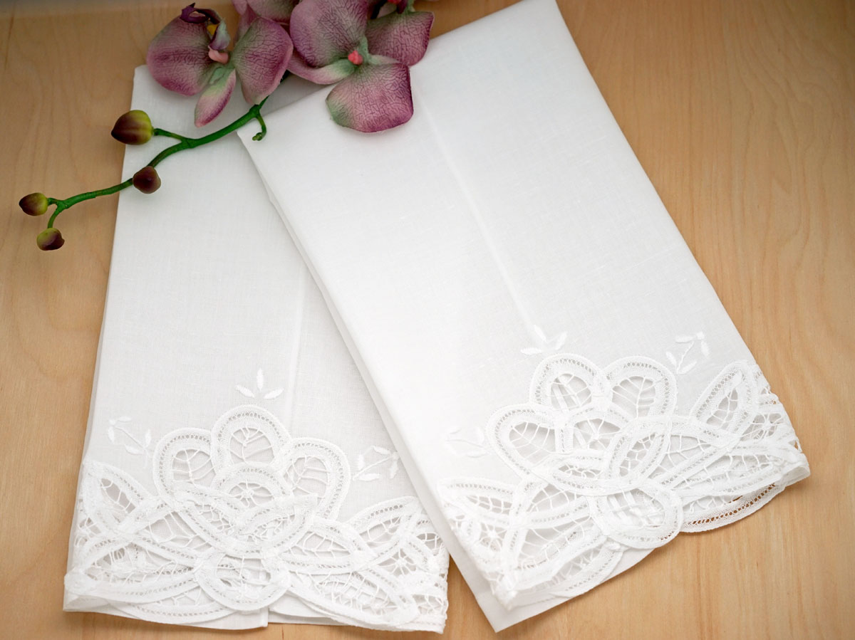 Set of 4 Cotton Hand Towels with Battenburg Lace