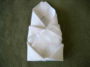 Napkins Folding For Restaurants: Bishop's Hat