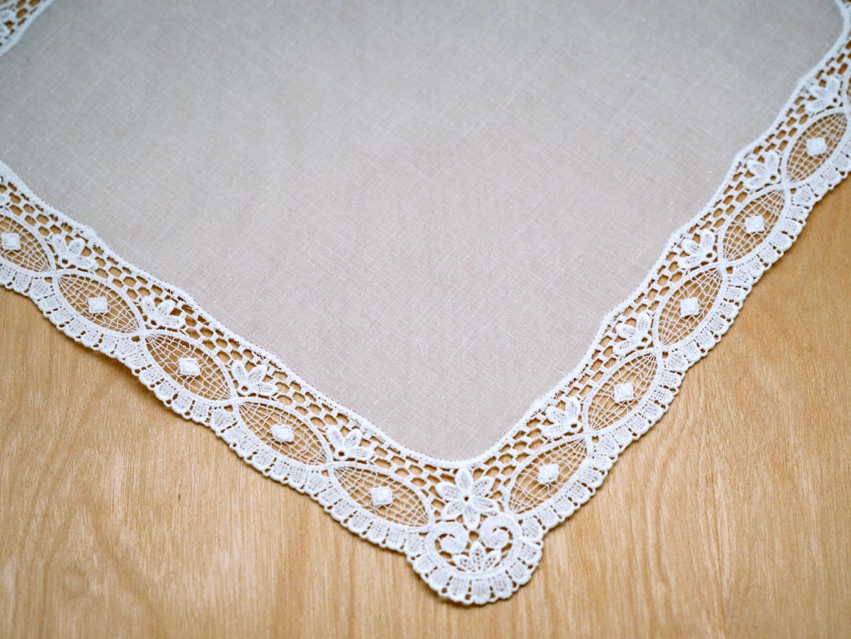 Swiss Scalloped Guipure Lace Ladies Handkerchief