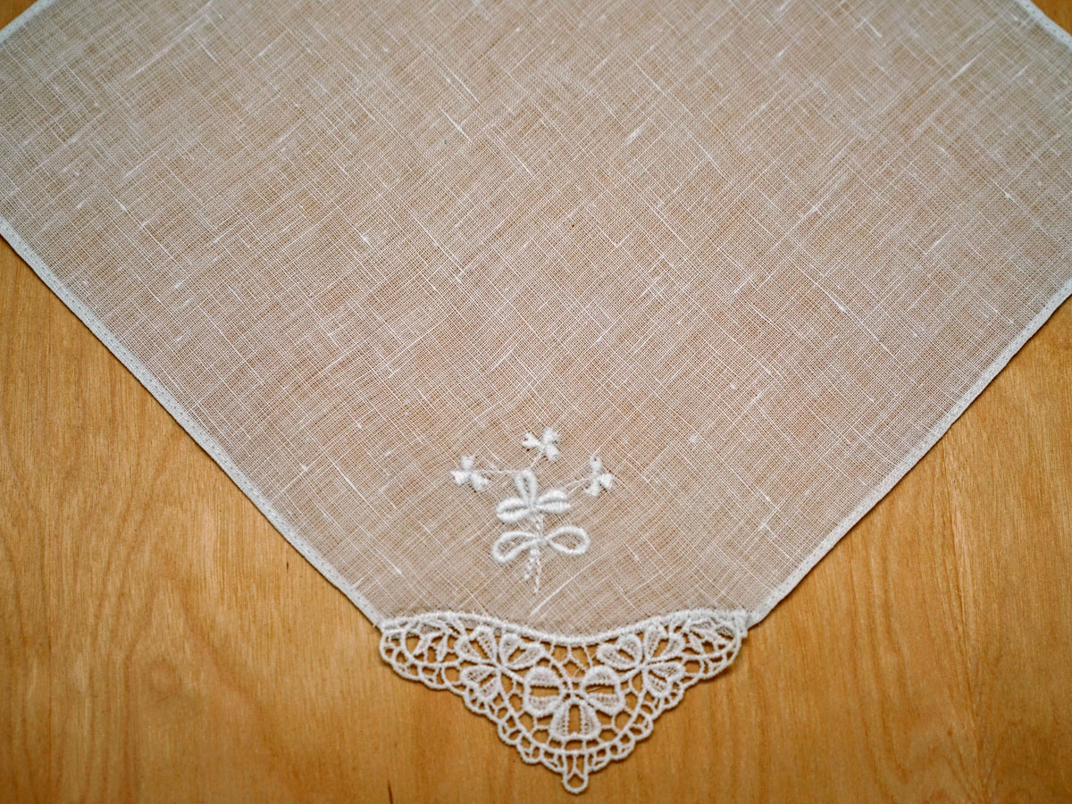 Irish Linen Lace and Clover Embroidered Handkerchief