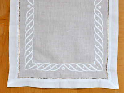 4 Pc Set White Hemstitched Linen Placemats With Wave Design